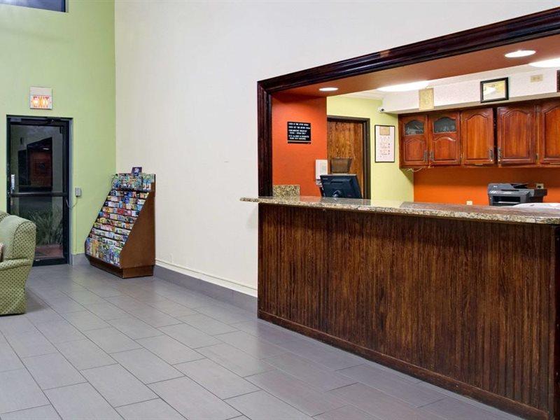 Super 8 By Wyndham Clearwater/St. Petersburg Airport Ξενοδοχείο Εξωτερικό φωτογραφία