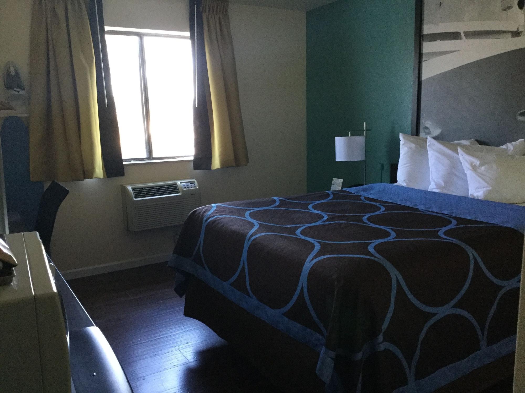 Super 8 By Wyndham Clearwater/St. Petersburg Airport Ξενοδοχείο Εξωτερικό φωτογραφία