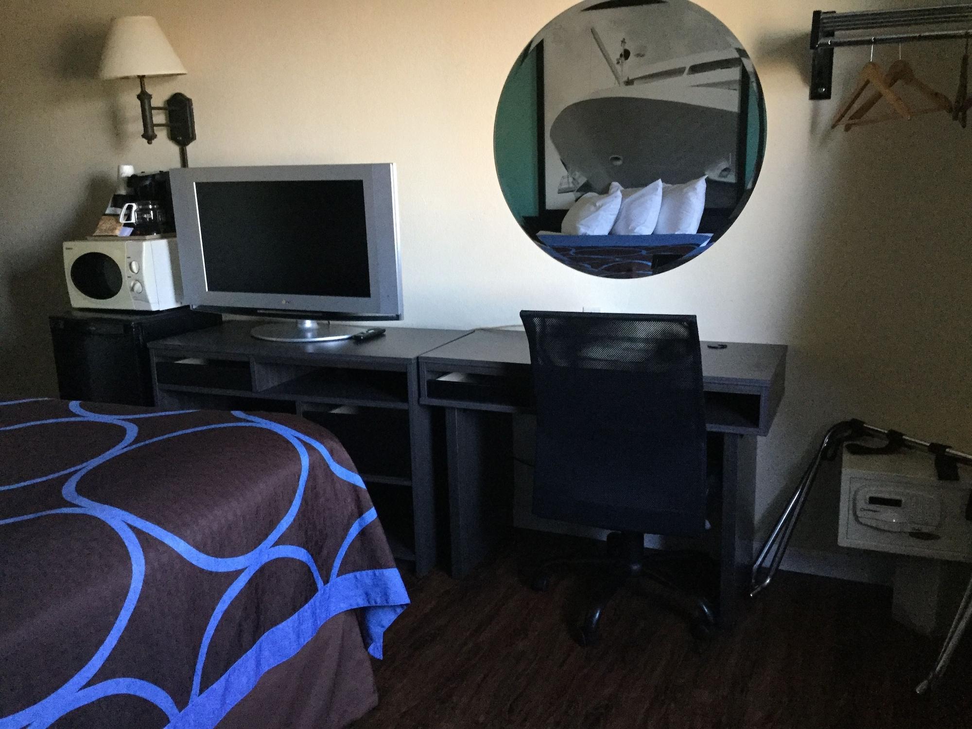Super 8 By Wyndham Clearwater/St. Petersburg Airport Ξενοδοχείο Εξωτερικό φωτογραφία