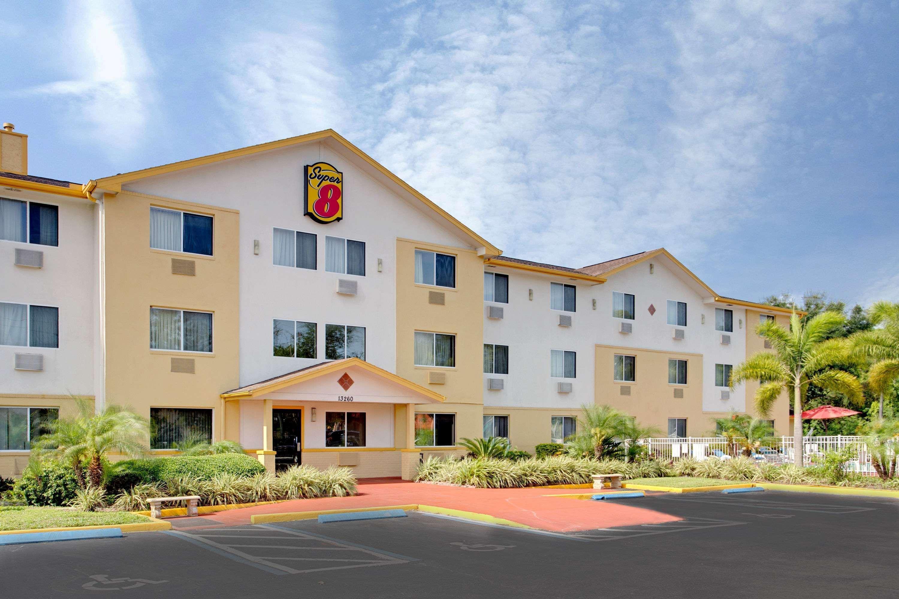 Super 8 By Wyndham Clearwater/St. Petersburg Airport Ξενοδοχείο Εξωτερικό φωτογραφία