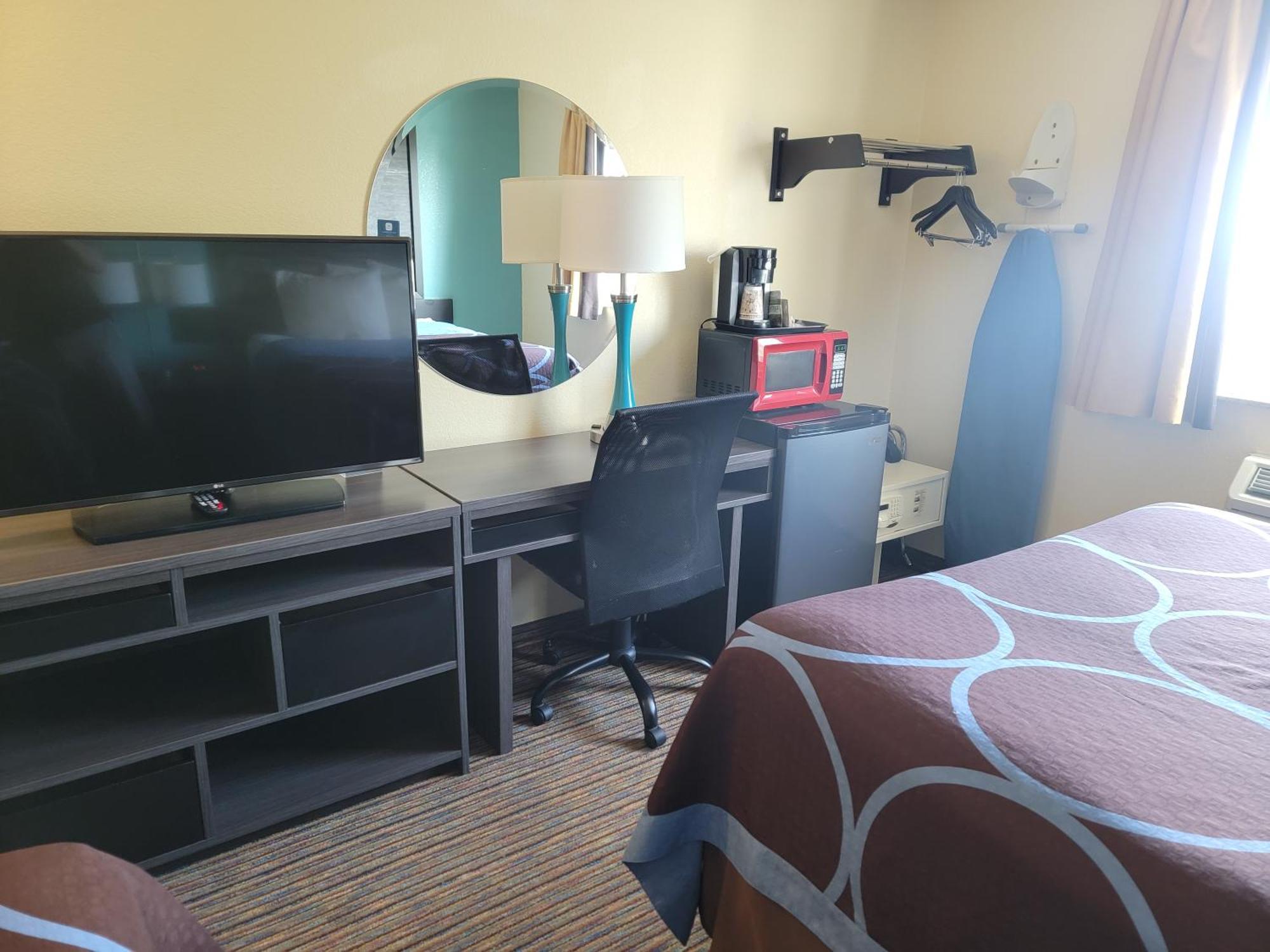 Super 8 By Wyndham Clearwater/St. Petersburg Airport Ξενοδοχείο Εξωτερικό φωτογραφία