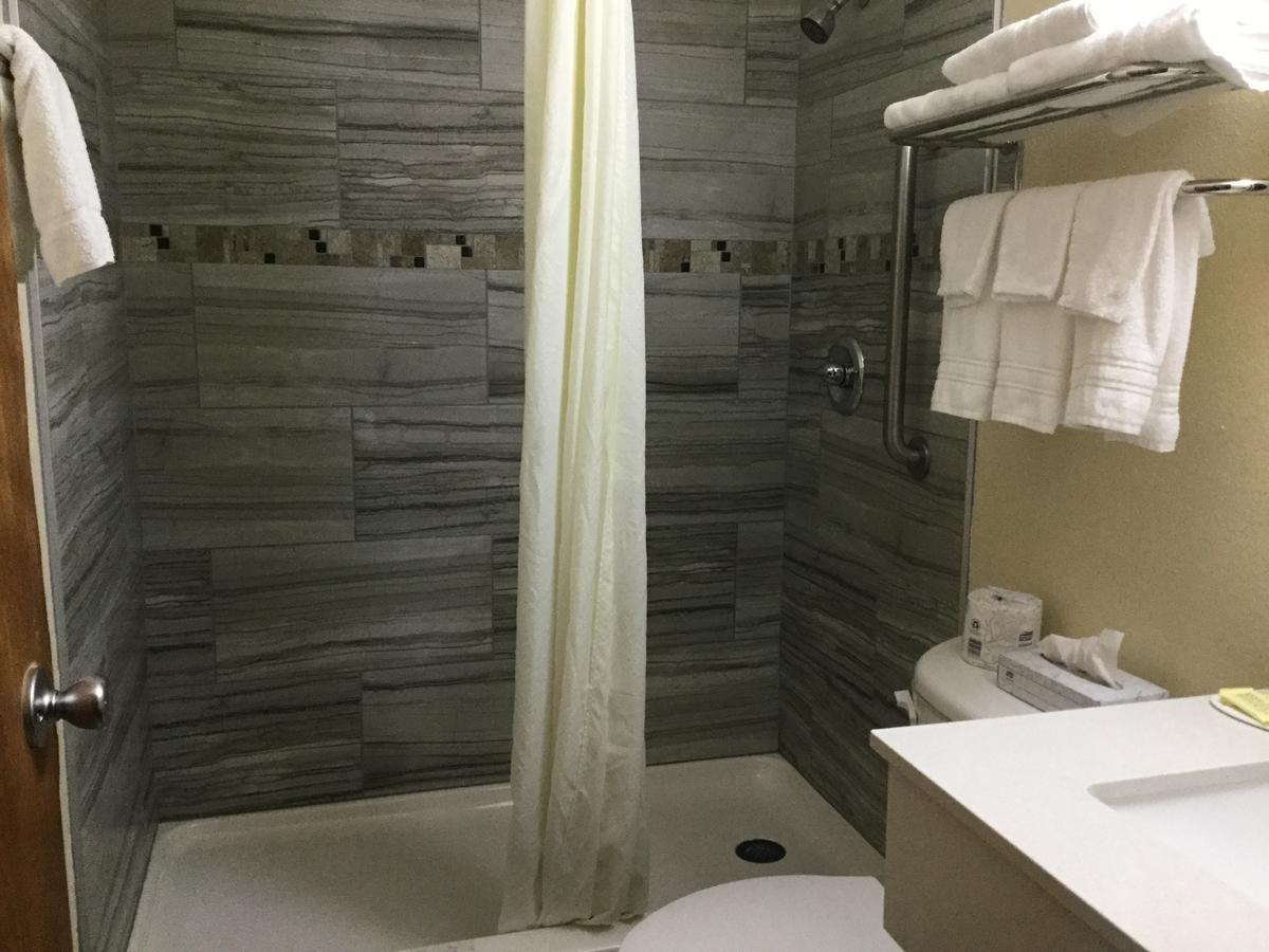 Super 8 By Wyndham Clearwater/St. Petersburg Airport Ξενοδοχείο Εξωτερικό φωτογραφία